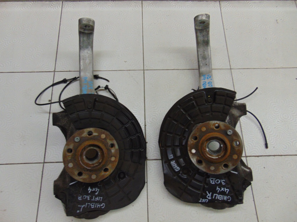 фото №1, Поворотный кулак левая maserati ghibli 3.0b 4x4