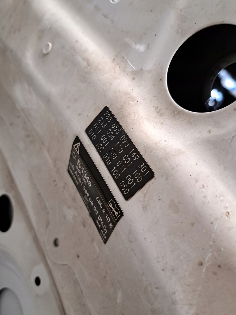 фото №5, Mercedes 213 капот лак 149 повреждённая