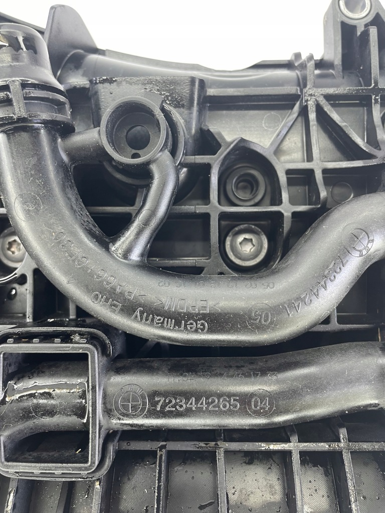 Bmw x3 g01 x4 g02 коллектор впускной  двигателя 70602694 радиатор 72344186 Оригинал