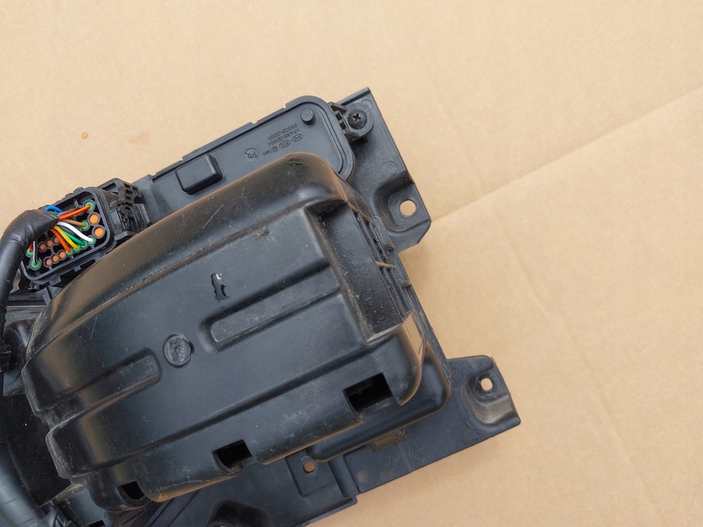 фото №7, Кришка роз'єм заряджання genesis g80 gv70 оригінал