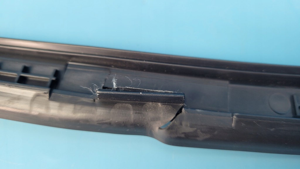 фото №11, Opel astra sports молдинг крыла левая задняя 39113932 39113930