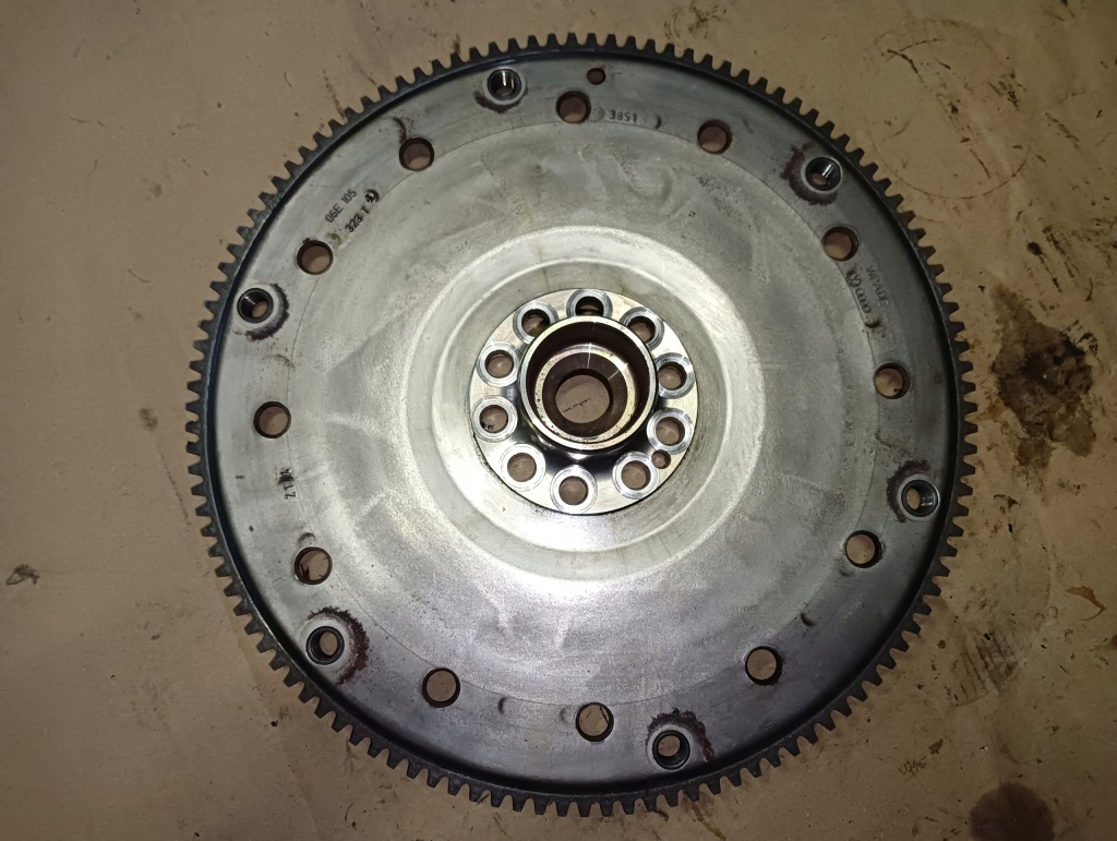 фото №1, Колесо маховик audi 3.0 tdi i 06e105323t