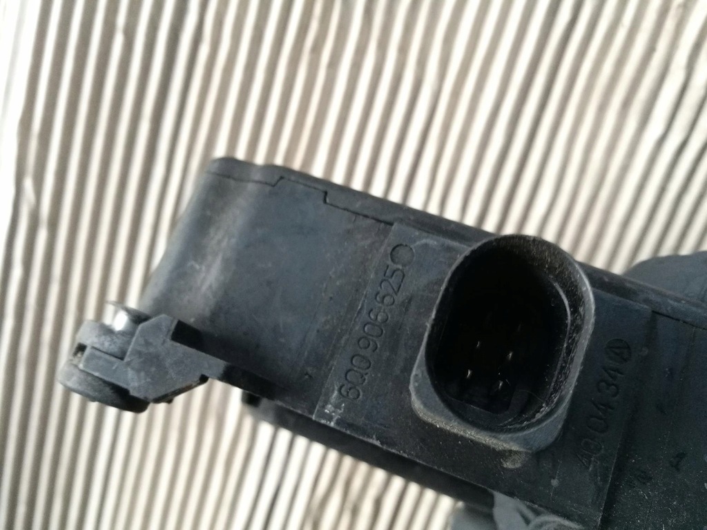 фото №4, Клапан електромагнітний вакууму audi vw