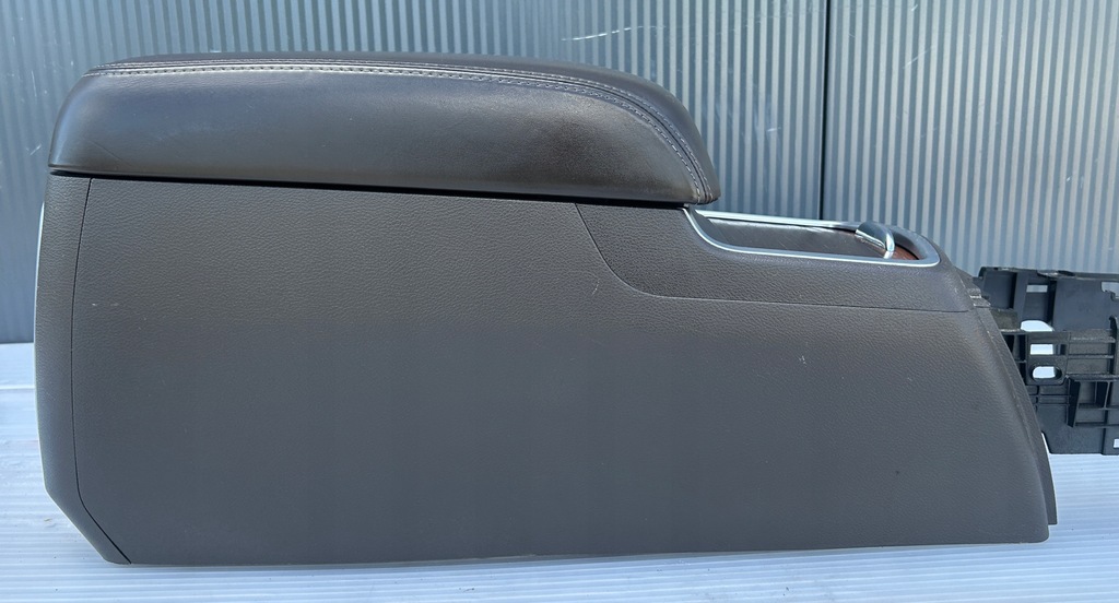 фото №7, Туннель средний подлокотник кронштейн подстаканник lancia thema 11- кожа коричневый