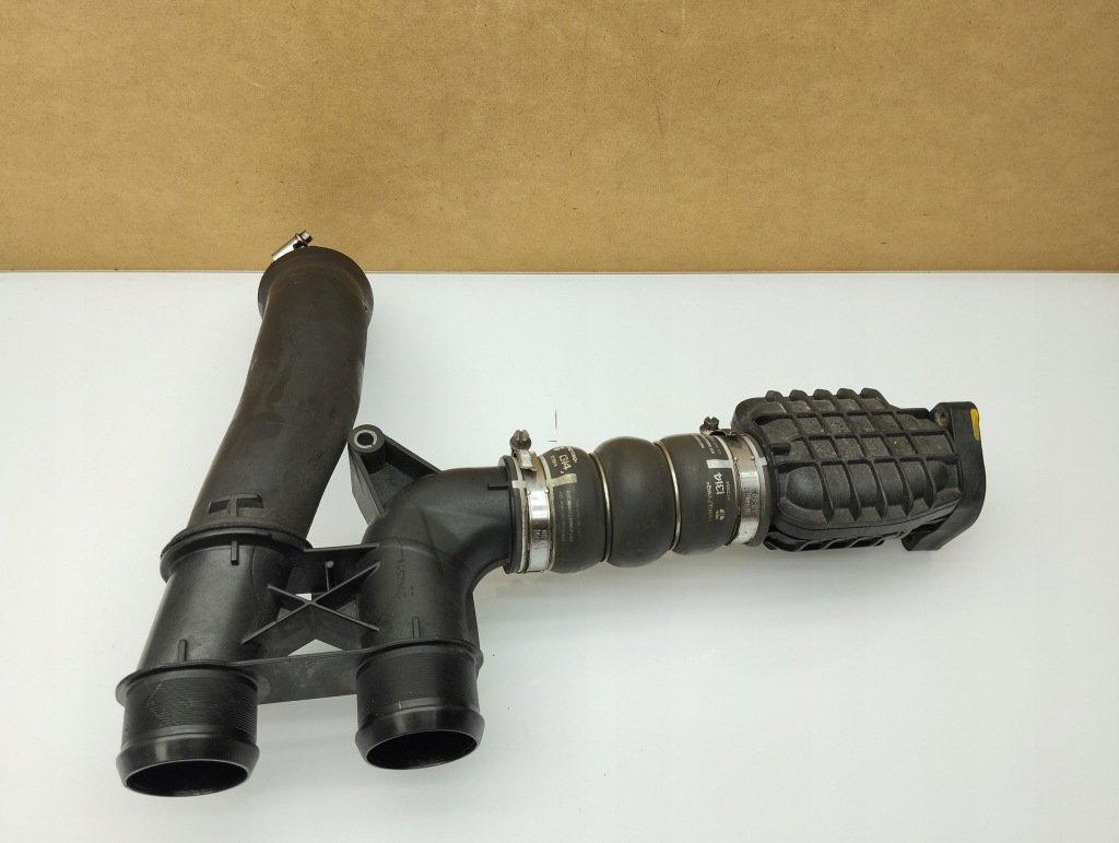 фото №1, Peugeot 308 t9 ii 1.6blue труба повітрозабірник повітря