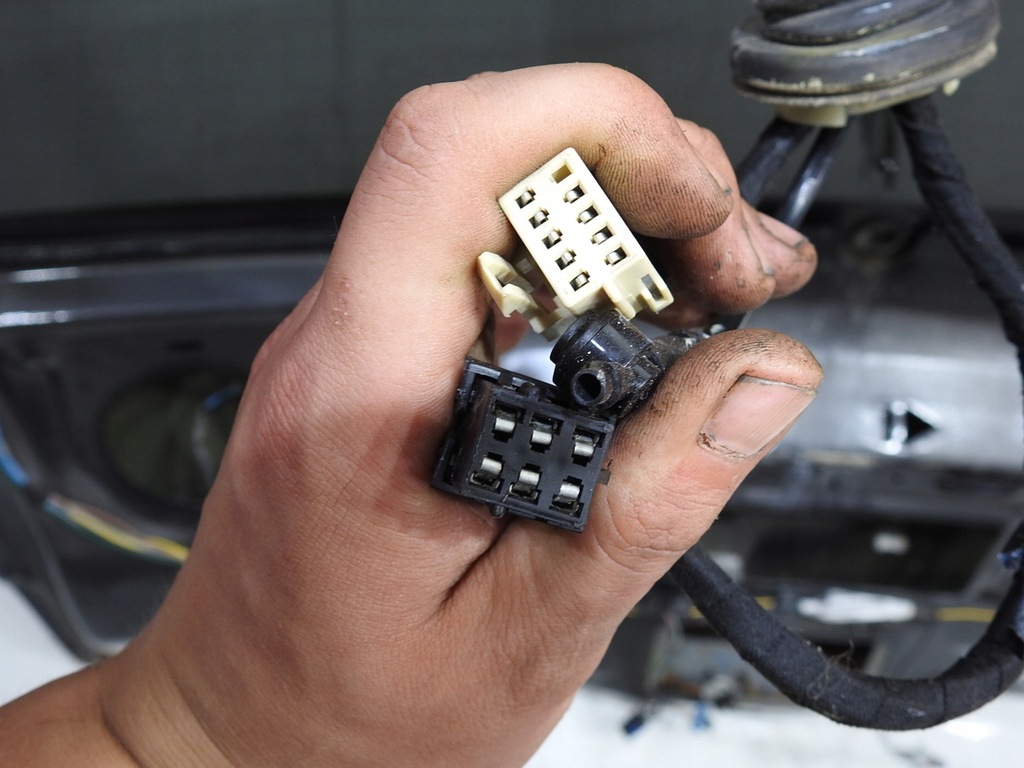 фото №9, Кришка багажника задня скло chevrolet uplander