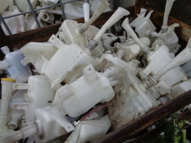 фото №1, Nissan primera p12 бачок омывателя