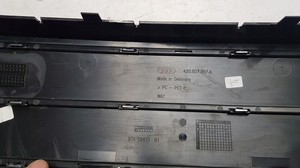 фото №15, Рамка номерного знака audi r8 420807287a