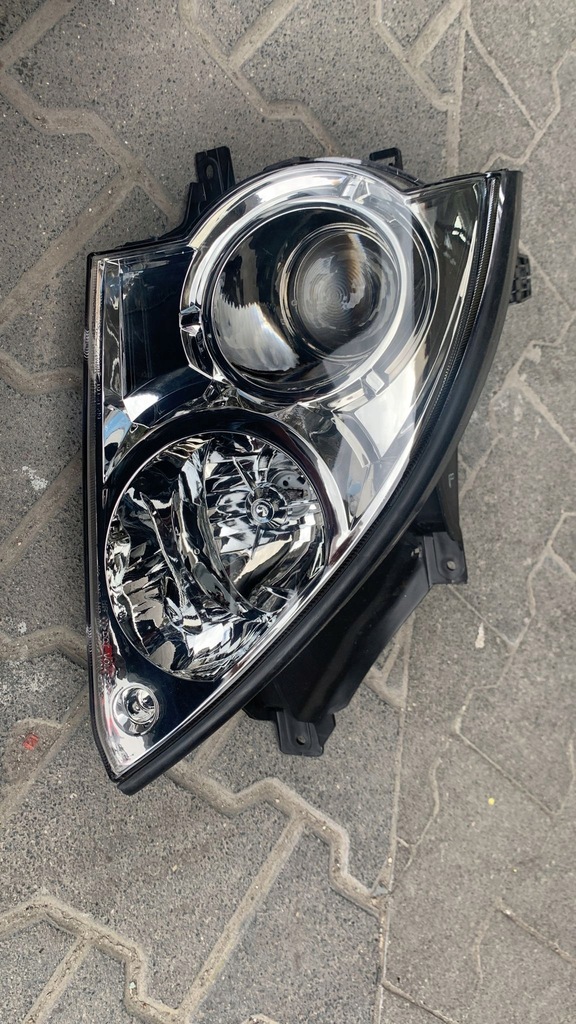 фото №1, Hyundai terracan 2001- лампа правая перед