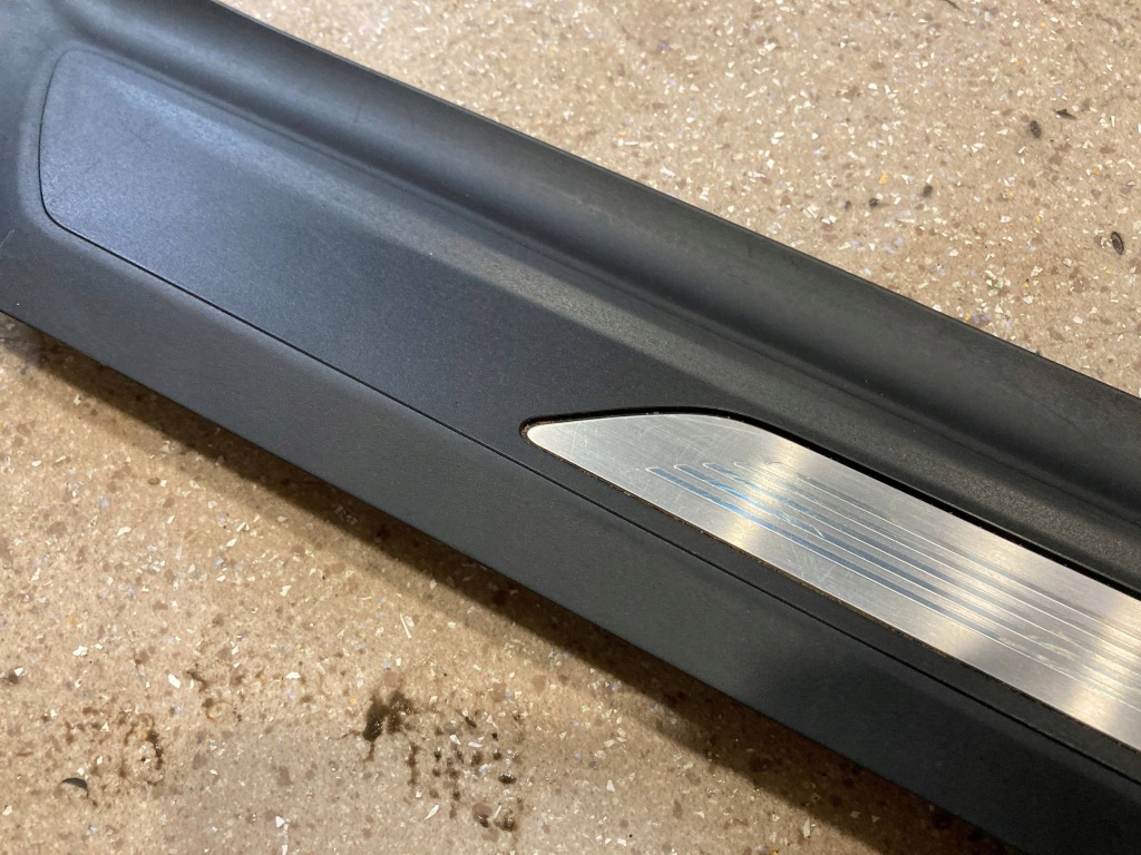 Накладка порог дверь передних перед сторона левая bmw m4 f82 f83 8054413 в Украине