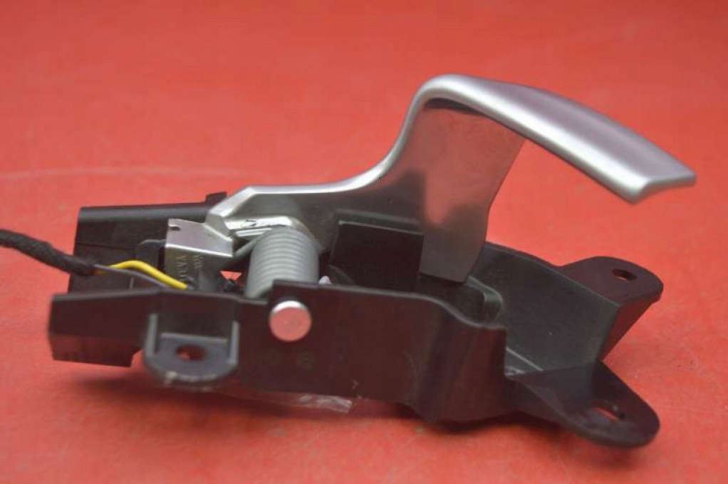 Ручка внутренняя правая перед 1008433-00-e tesla model s 12-20 в Украине