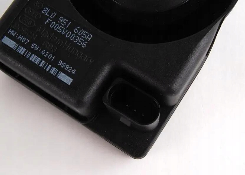 фото №11, Клаксон сигналізаційний vag audi a3 a4 a6 a8 оригінальний 8l0951605a