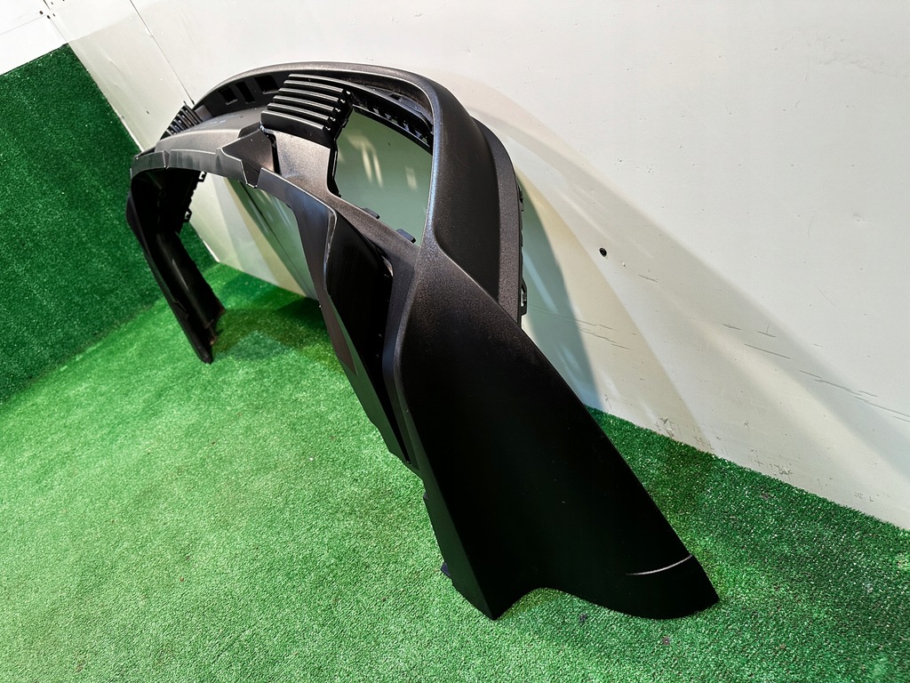 фото №8, Porsche taycan 9j спойлер диффузор dół бампер задняя 9j0807983