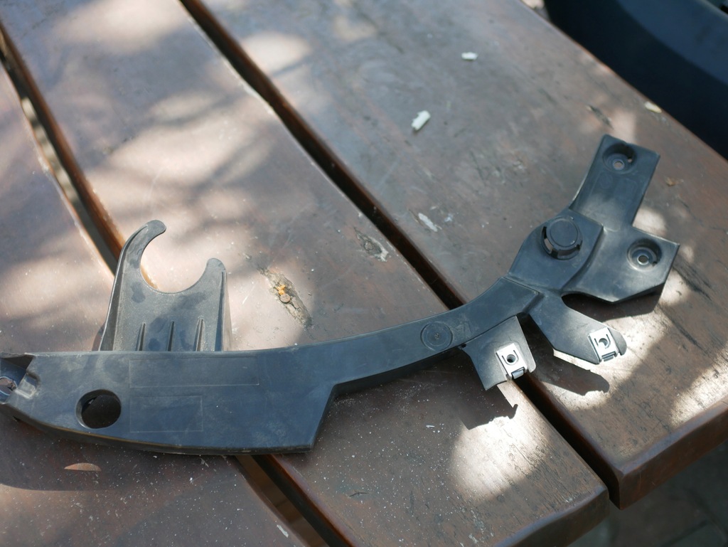 фото №1, Toyota proace напрямна поперечина правий перед 9826095480 оригінальний номер