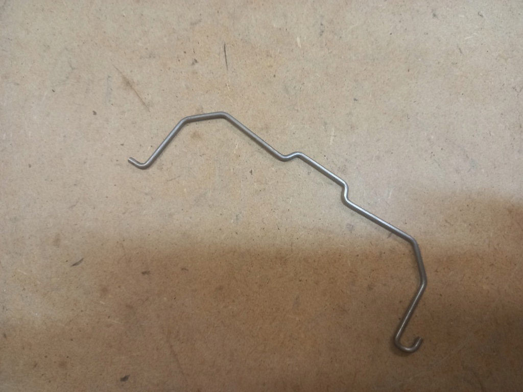 фото №1, Клипса пружинка крышка крышка audi a4 b6