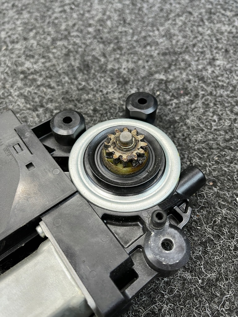 фото №5, Volvo v50 s40 ii моторчик стекло левый перед 31275916aa