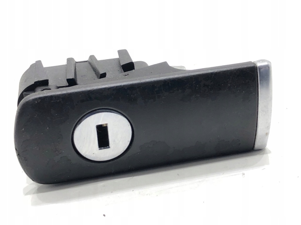 фото №1, Ручка бардачка пассажира audi a4 b6 sedan/limuzyna 00-05 полка