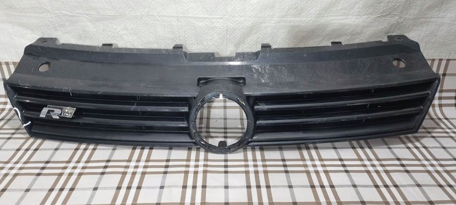 фото №1, Решітка радіатора vw polo 6co853653