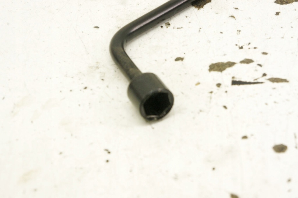 фото №2, Tv047 lexus rx iii ключ do kół