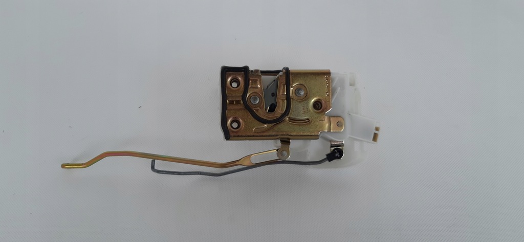 фото №1, Toyota avensis t22 замок двері правий перед 69040-05081