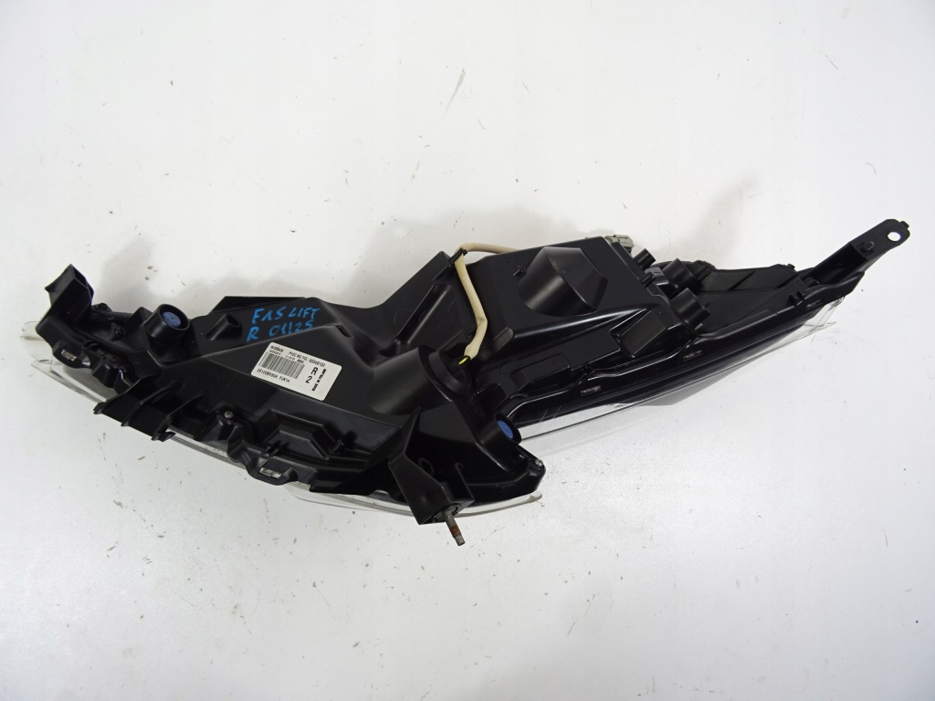 Nissan juke f15 рестайлінг  фара правий перед led drl 26120bv80a 14- Ціна