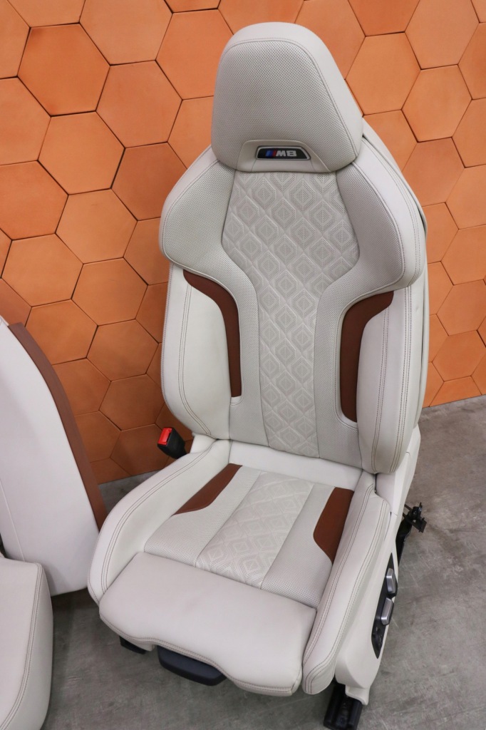 фото №11, Bmw m8 f93 g16 салон сиденья заднее сиденье обшивки individual вентиляция tartufo