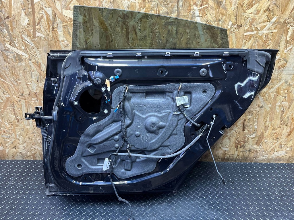 фото №13, Bmw 4 f36 gran coupe 2016 задняя сторона правая дверь задние 416 carbonschwarz