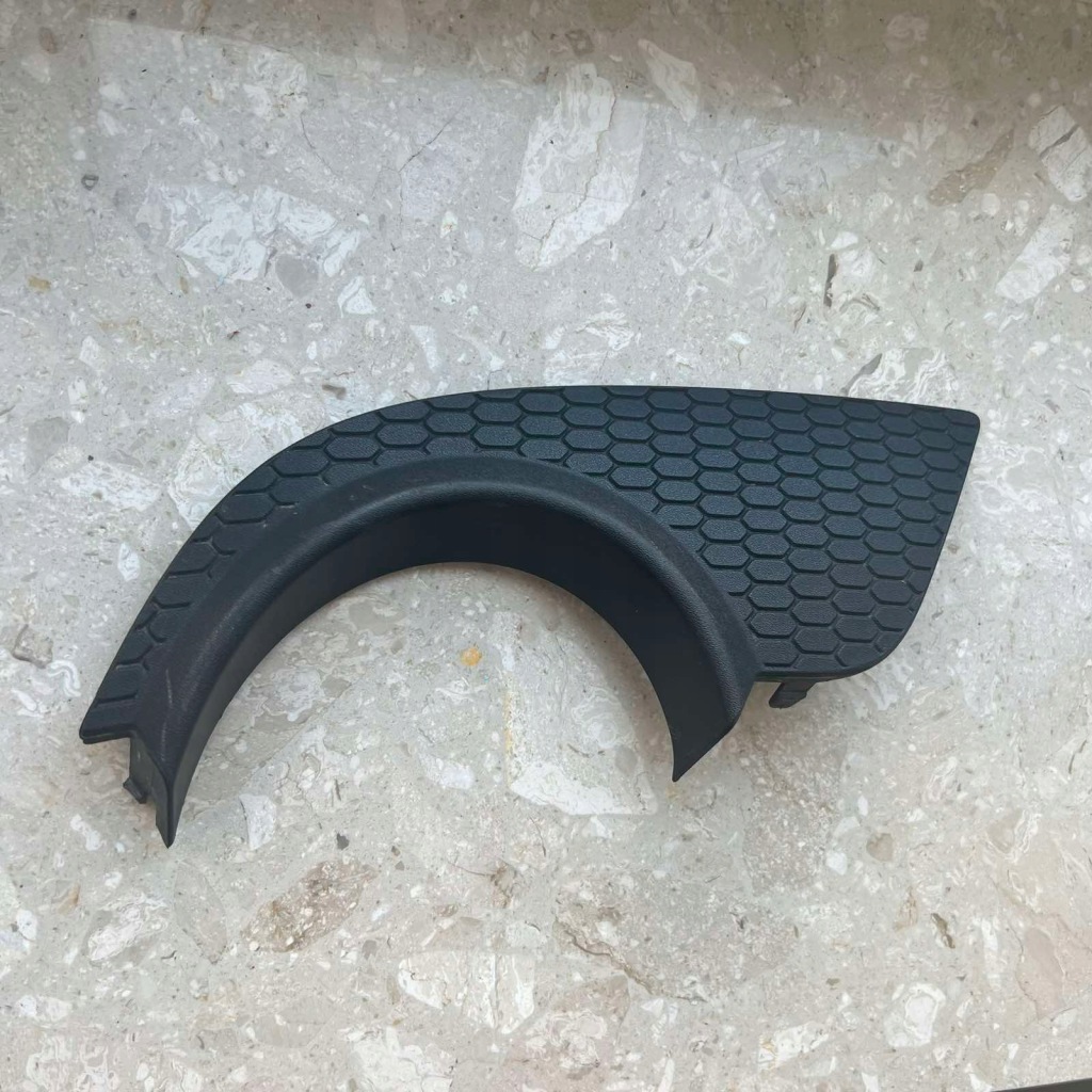 Купить Volvo v40 ii r-design решётка бампера левая правая 31347164 31347163