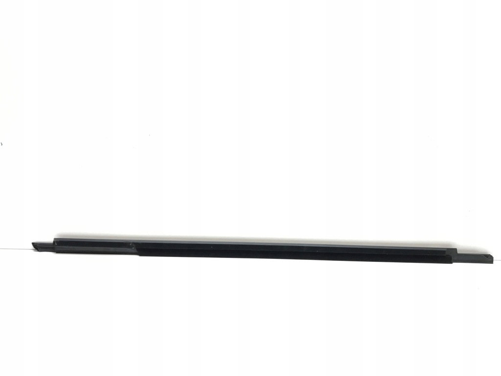 фото №10, Молдинг уплотнитель правый перед czarna bmw x1 u11 9451533