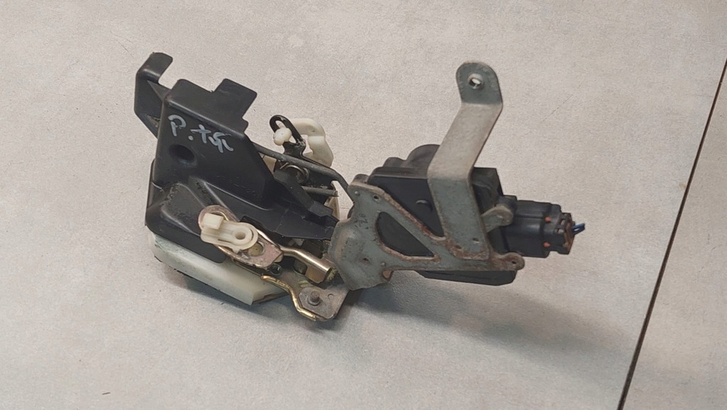 фото №8, Замок дверь правый задняя space wagon iii 2.4 gdi