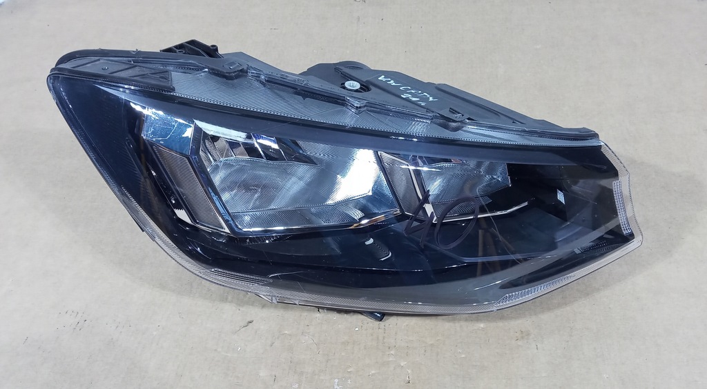 фото №1, Caddy 2k8 2020- reflektro правий