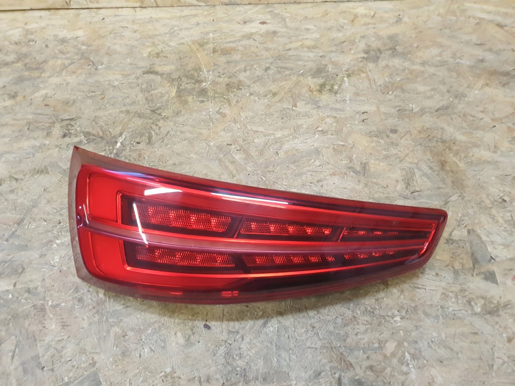 Купити Audi q3 8u рестайлінг  фара лівий задній led 8u0945093n bdb