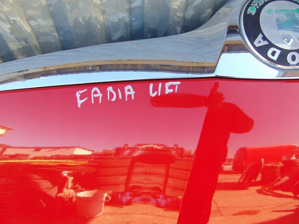 фото №16, Капот крышка двигателя skoda fabia ii lift roomster czerwona ładna
