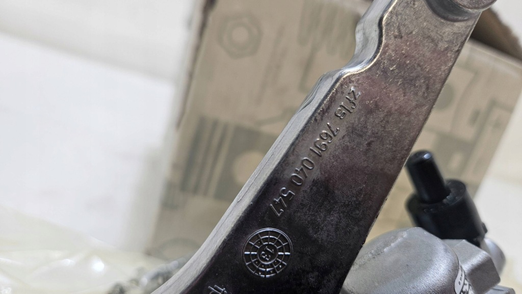 Насос підсилювача mercedes slk r172 55 amg a0064669801 nowa Недорого