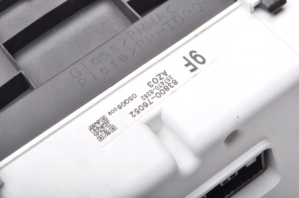 фото №9, Lexus ct 200h лічильник прилади 83800-76052 anglik