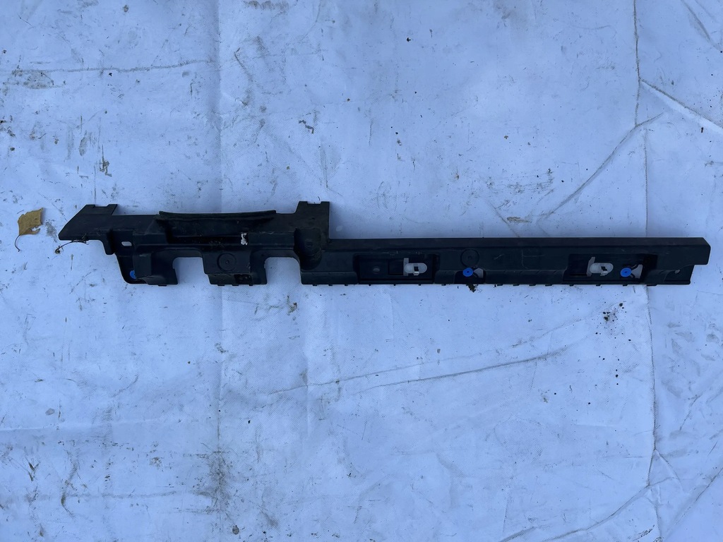 фото №1, Направляющая кронштейн накладки порога правый перед grand scenic iv 764587493r