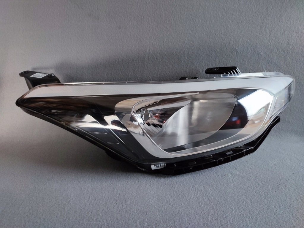 фото №1, Hyundai i20 ii лампа передня права перед 92102-c8000