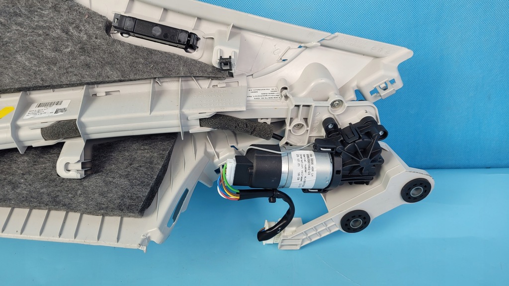 фото №10, W206 защита обшивка стойка левая a2066901502 направляющая шторка a2069067500