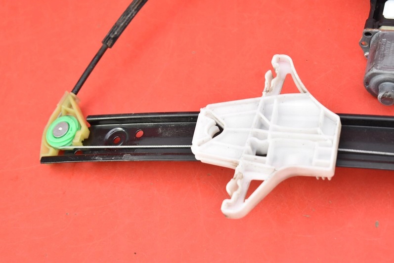 Підйомник скло правий задні 5e0839462 skoda octavia 3 3 12-20 Ціна