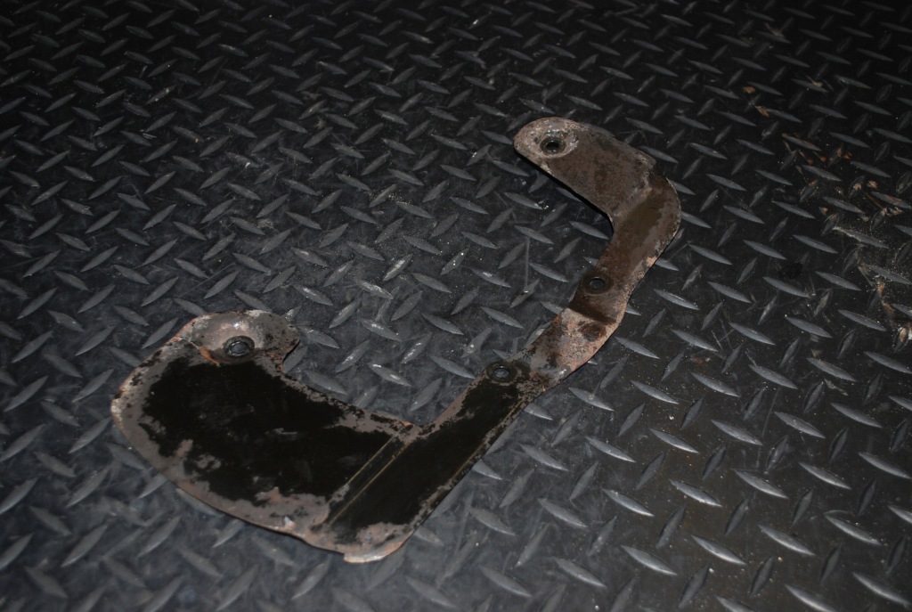 фото №1, Защита диск правый перед audi a8 d2 4d0615312d