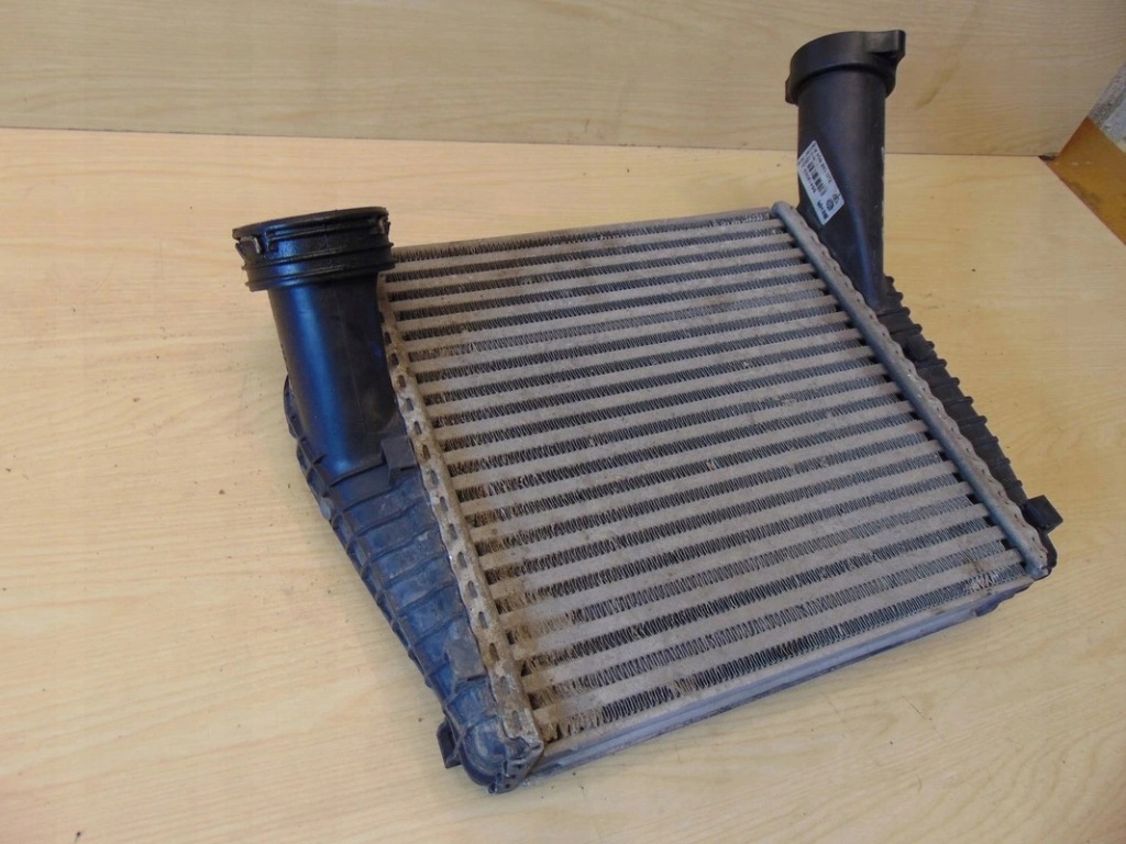 фото №3, Радиатор интеркулер audi q7 4.2 tdi