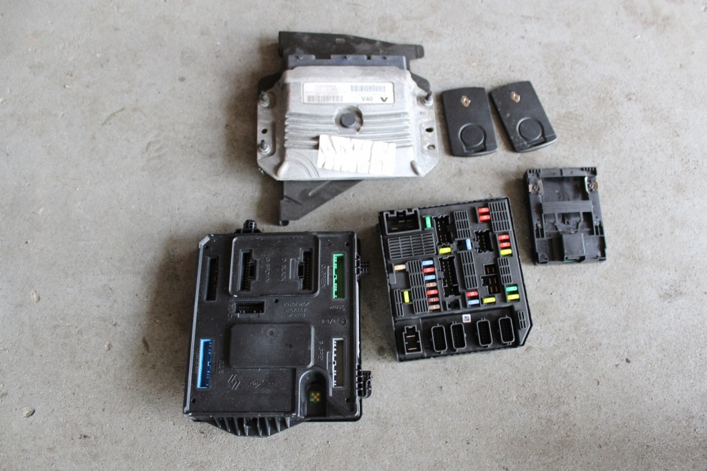 фото №1, Renault grand scenic iii 1.4 бортовой компьютер pilot набор