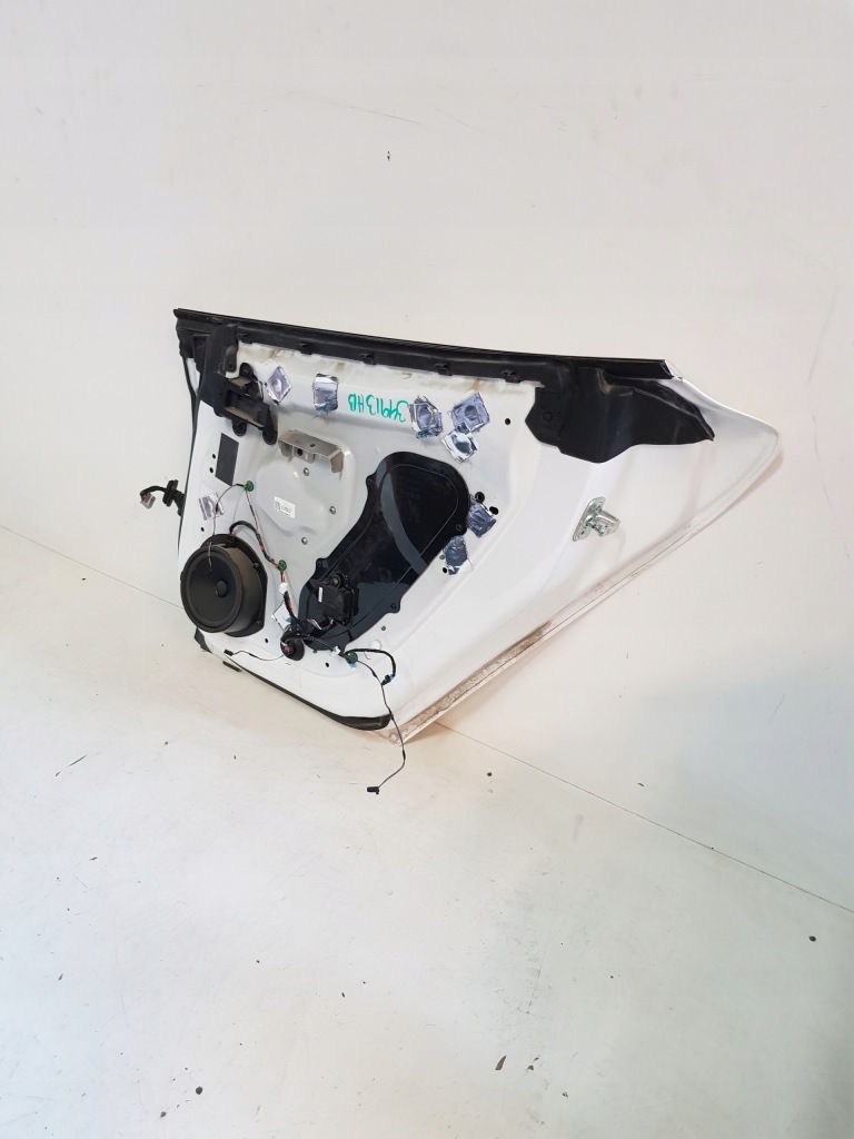 Tesla s рестайлинг  дверь правый  задняя white перламутр Киев