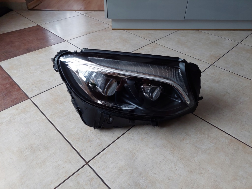 Купити Правий фара - full led - mercedes glc w253 !!!