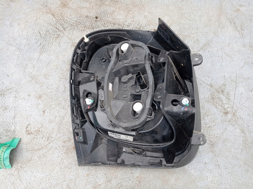 фото №3, Лампа права задня led smart forfour 453 265502003r