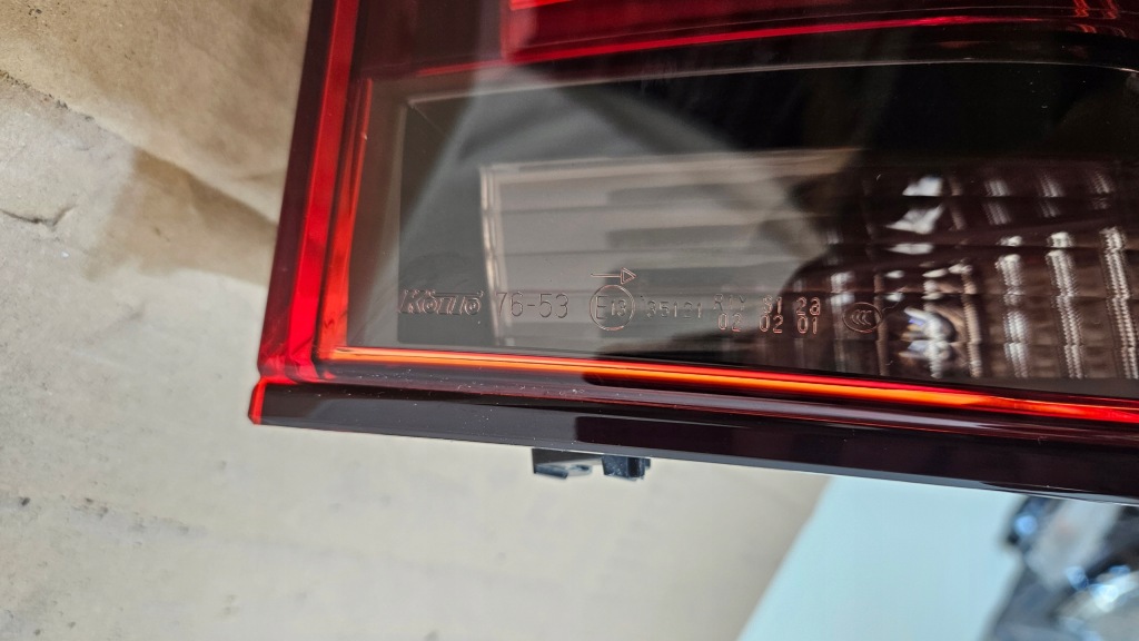 Лампа задня задня права lexus ux koito 76-53 Доставка