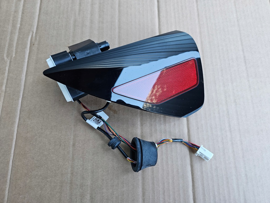 фото №1, Tesla model 3 iii роз'єм кришка заряджання