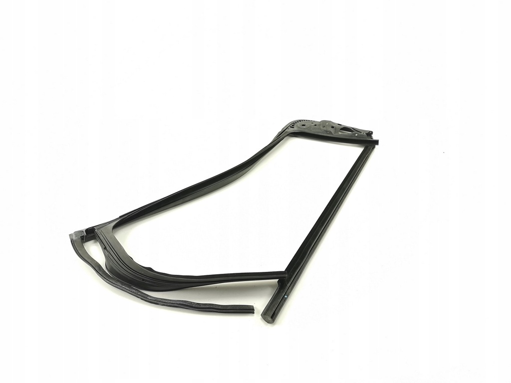 фото №2, Рамка скло правий задня alfa romeo 147 2000-2010