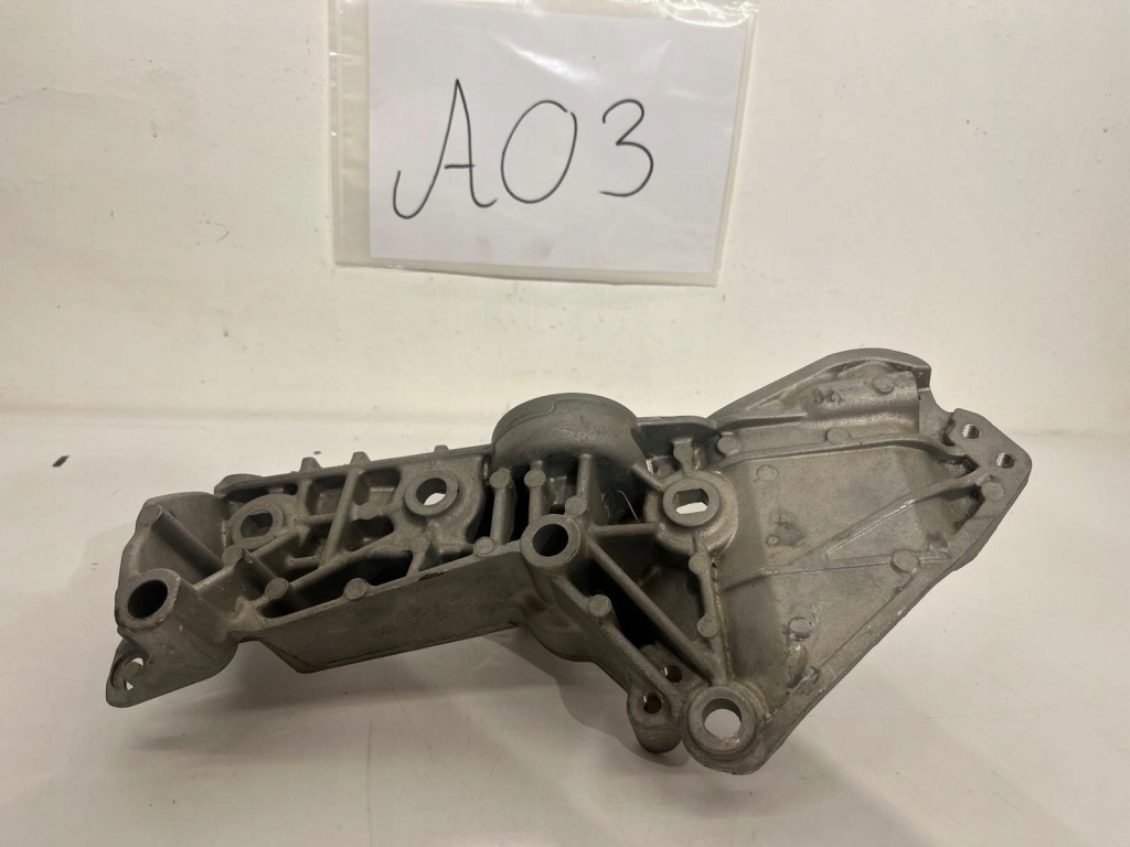 Кронштейн кронштейн генератора renault megane 3 8200669494 Оригинал
