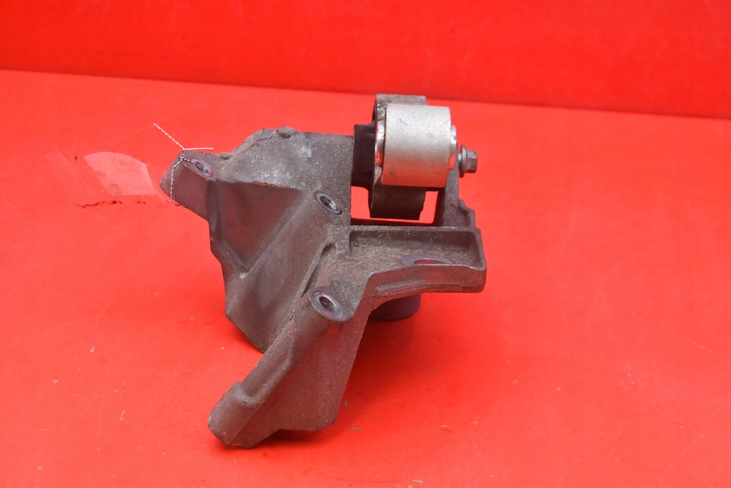 фото №6, Подушка кронштейн двигателя правая d5204t7 volvo v60 1 i 2.0 d3 136 km 10-13